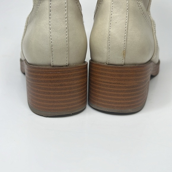 Sam & Libby western booties size 8.5 in ivory with 2” heel. - Picture 4 of 11